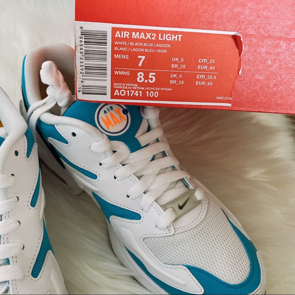 Nike Air Max 2 Light Sneaker - Unisex - Picture 6 of 7